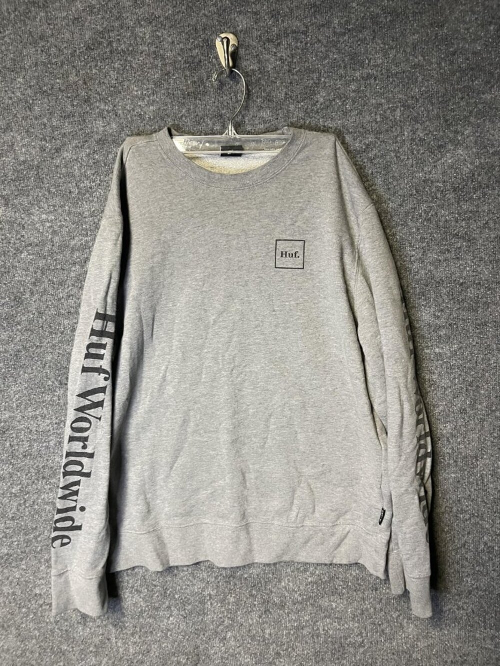 HUF Sweatshirt Mens Large Gray Pullover Fleece Huf Worldwide Logo Graphic